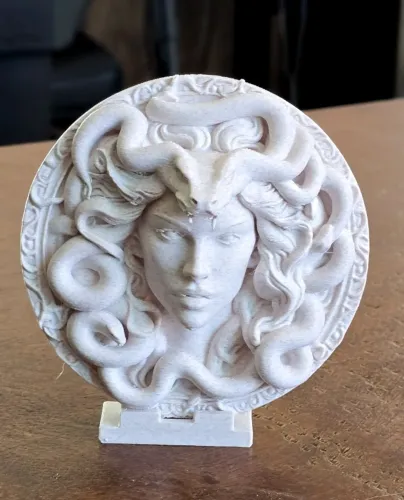 Medusa, 10 cm, com base - impressão 3D. 2 modelos disponíveis 
