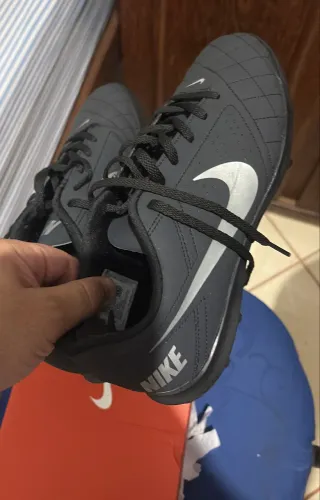 Chuteira Nike Beco Society