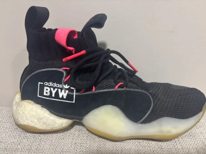 Tênis Adidas BYW