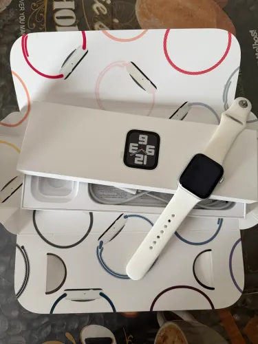 Apple Watch SE2 Seminovo caixa prateada GPS