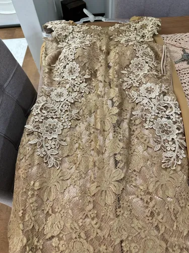 Vestido de festa,bege de uma renda bem especial