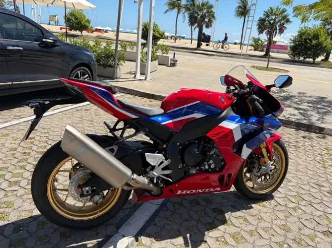 CBR 1000 RR-R fireblade único dono