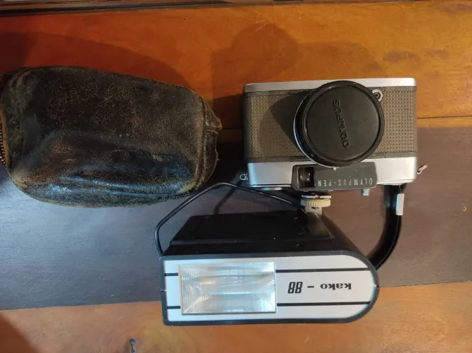 Olympus Pen EES-2 com flash