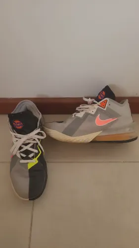 Tenis Nike LeBron 18 - Space Jam