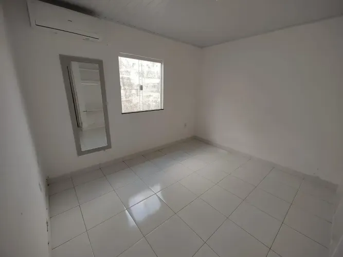 CASA PARA LOCAÇÃO RESIDENCIAL FECHADO AV. LITORÂNEA, CALHAU