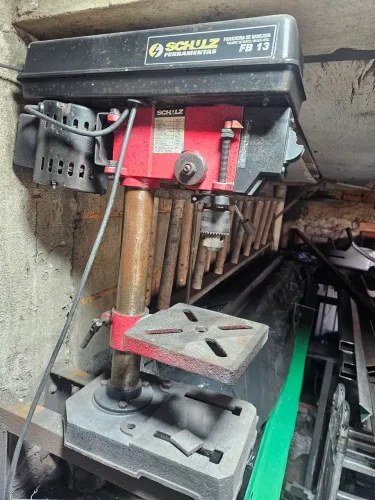 Furadeira de bancada 