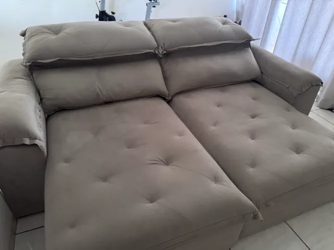 Sofá retrátil e reclinável
