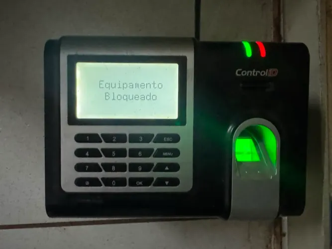 Relógio controle de ponto eletrônico