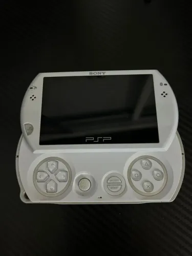 PSP GO (PSP-N1001) PlayStation Portable
