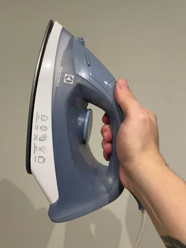 Ferro de passar roupa electrolux