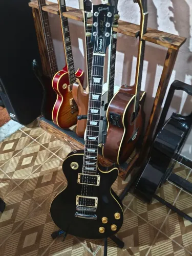 Gibson chinesa