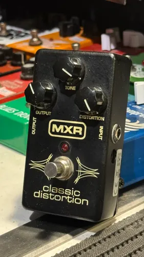Pedal MXR Classic Distortion 