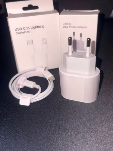 Kit Carregador USB-C 20W + Cabo USB-C Lightning 1m