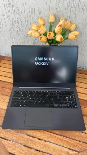 Notebook Samsung Book 2-i5 12ª Ger/8G- 3200/SSD Nvme 256G/FULL IPS/Garantia + Nota Fiscal