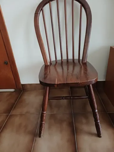 Mesa madeira maciça 8 lugares c/ cadeiras