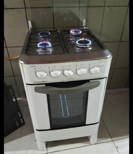 Vendo fogão 4 bocas com entrega