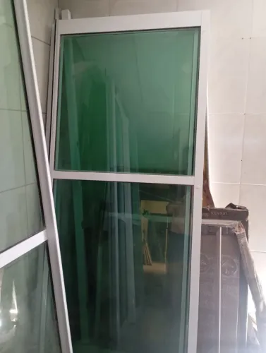 Porta de alumínio