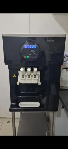 Máquina de sorvete soft Carpigiani 193 P com bomba ano 2022