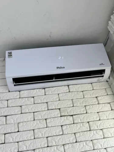 02 Ar condicionados quente e frio (COM TODA A FIAÇÃO DE INSTALAÇÃO) 12 mil Btu Philco