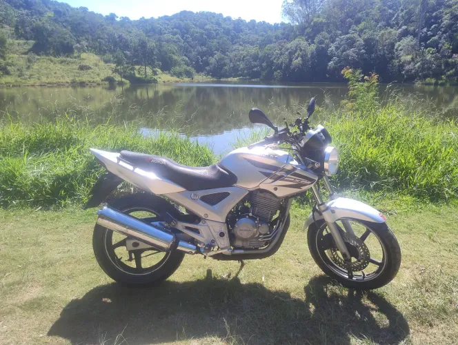 VENDE SE CBX 250 TWISTER