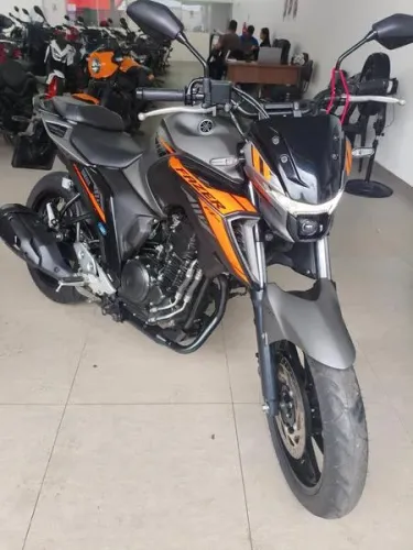 YAMAHA FZ25 FAZER 2025