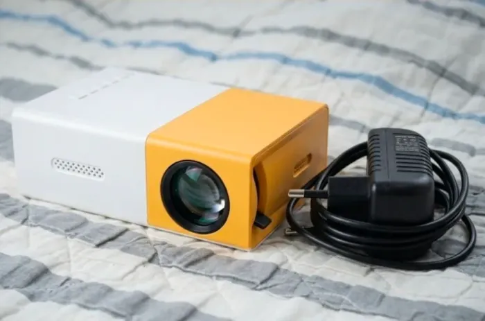 Projetor portátil yg300 - leve pra qualquer lugar