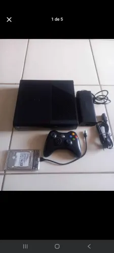 Xbox 360 Super Slim + 47 Jogos no HD