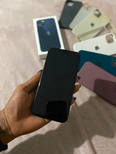 iPhone 13 em ótimo estado 