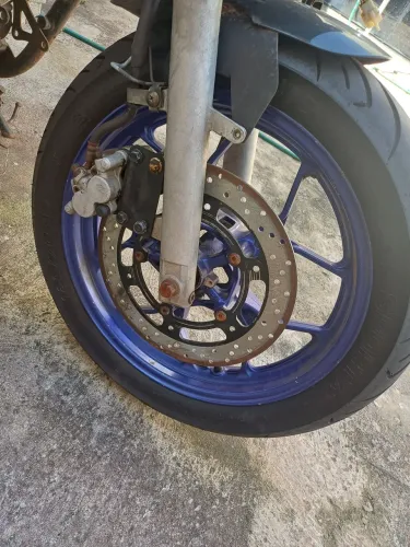 Roda dianteira MT 03