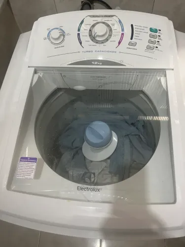 Lavadora Electrolux 12 kg excelente estado 