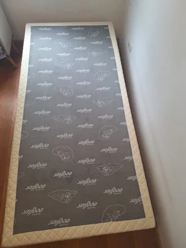 Box para colchão de solteiro