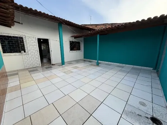 VENDO CASA EM CARIACICA SEDE COM QUINTAL