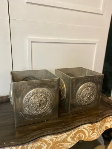 Vasos quadrados de alumínio fundido 