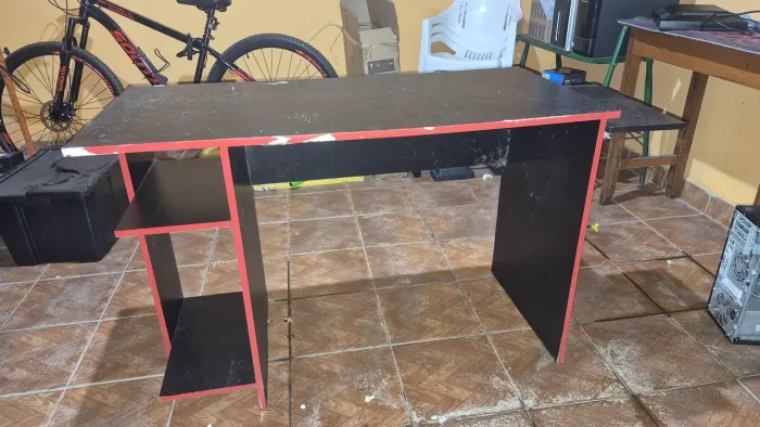 Mesa gamer usada