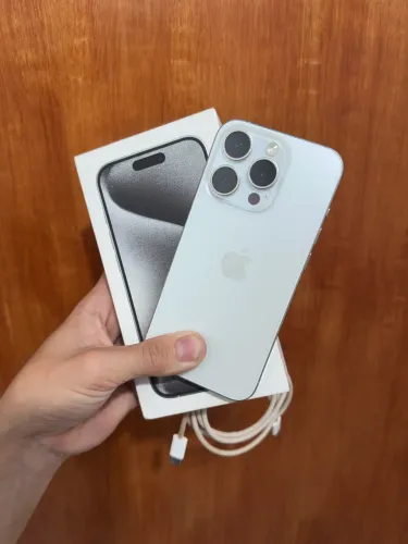 iPhone 15 Pro em estado de novo! 128gb, vendo ou troco por iPhone inferior mais volta?