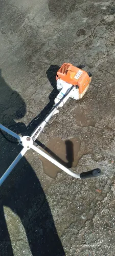 Roçadeira sthill 220 