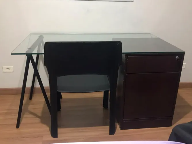 Mesa escrivaninha de vidro para escritório home office