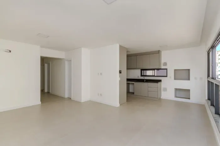 Apartamento à venda no Centro em Balneário Camboriú.