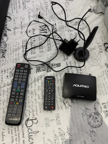 Tv LCD 40 com conversor Aquário