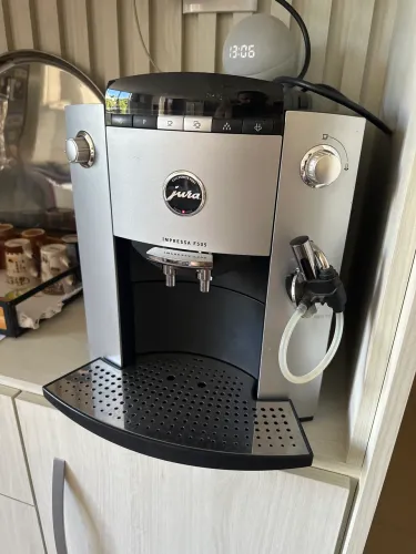 Cafeteira expresso Jura F505