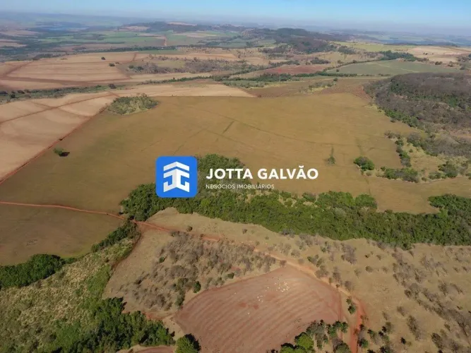 Fazenda à venda, 10 vagas, Centro - Conquista/MG