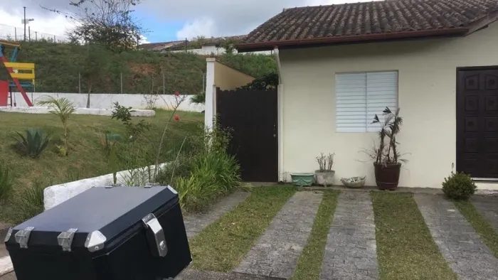 Casa a Venda em Condominio Fechado em Cipó - Embu-guaçu