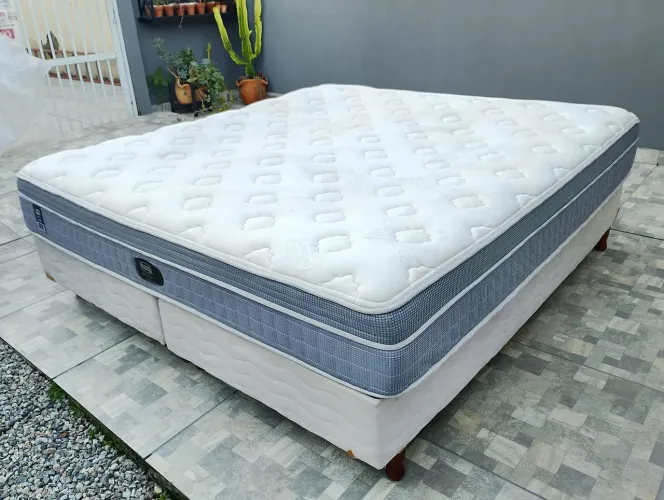 Ótima Cama Box King Size, colchão Simons e base Ortobom