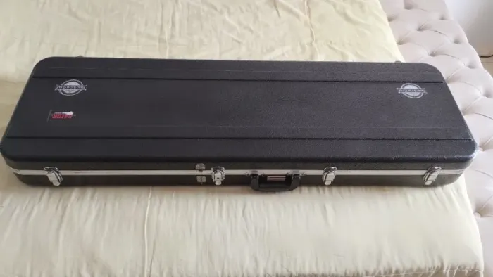 Hard case para Contra baixo ( Gator)