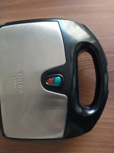 Sanduicheira Grill Walitta Philips eletrica funcionando