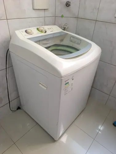 Vendo máquina de lavar roupas Consul, capacidade de 11 kg, em ótimo estado de conservação.