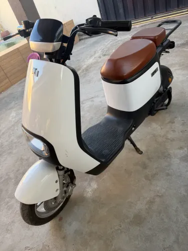 Scooter elétrica 