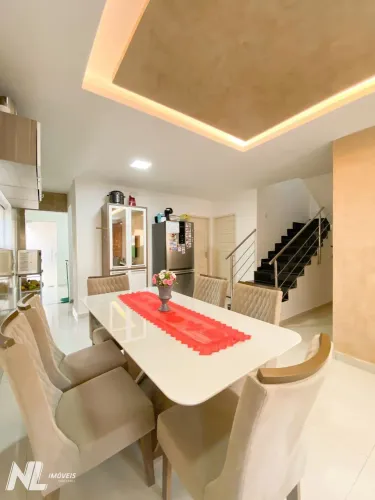 Casa duplex em condominio fechado em Nova Parnamirim 4 dormitórios