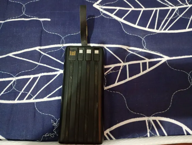 Vende - se Power Bank 2.0000 mAh