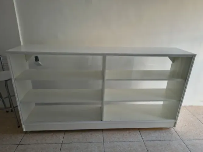 Balcão Expositor Móvel em MDF Branco  